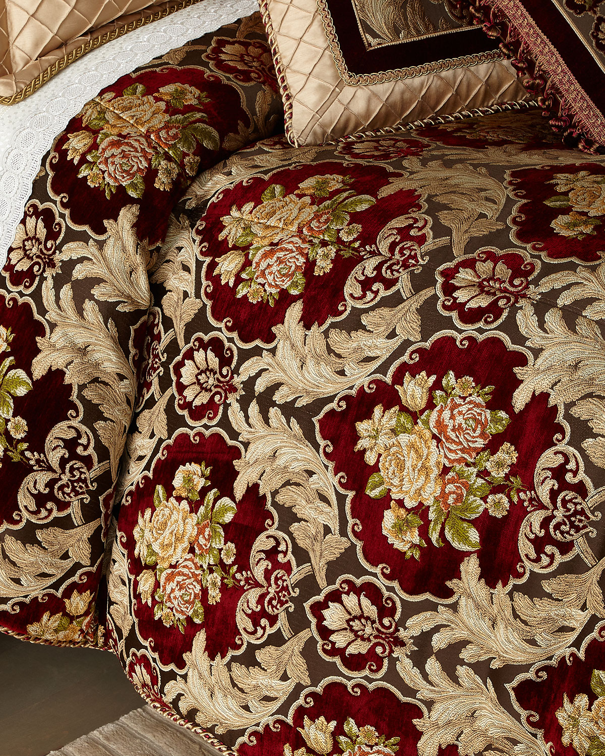 Austin Horn Collection Alias 3-piece King Comforter Set In Burgundy